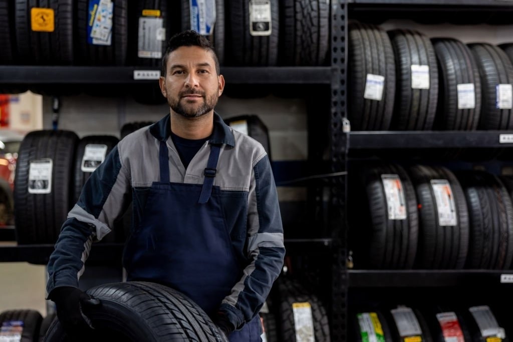 Catena di montaggio pneumatici